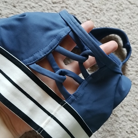 Victoria's Secret Sports Bra - Picture 3 of 3